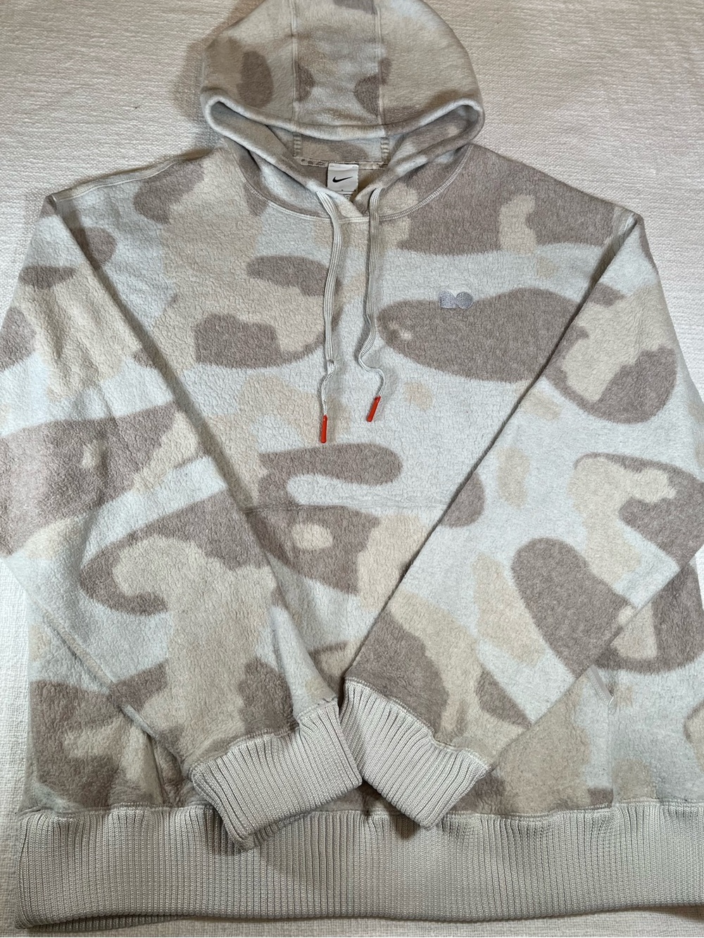 Nike Men’s Gray Camo Fleece Pullover Hoodie Logo Pockets L DJ4603-072 cream tan